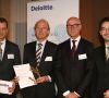 Edelmann erhält den Axia-Award 2012 von Deloitte